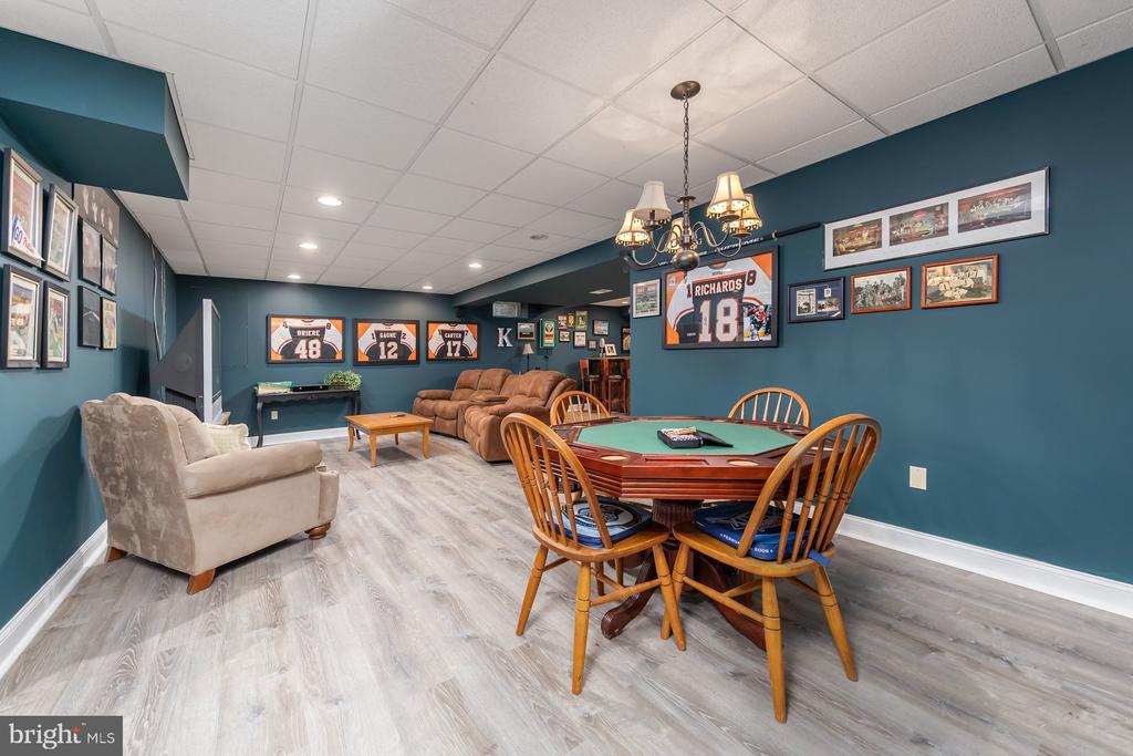 202 SHETLAND COURT