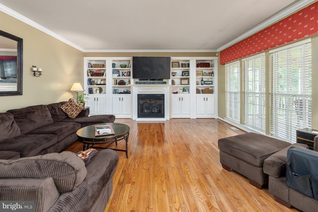202 SHETLAND COURT