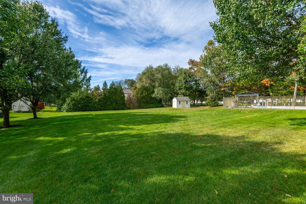 202 SHETLAND COURT