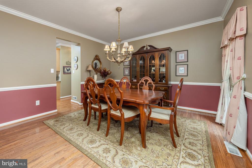202 SHETLAND COURT