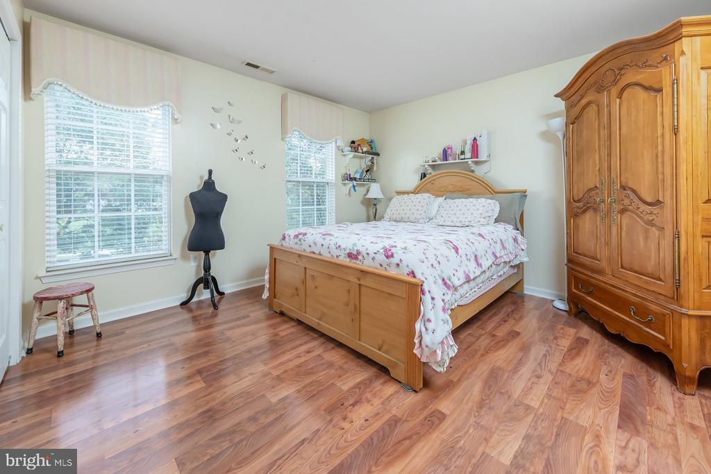 202 SHETLAND COURT