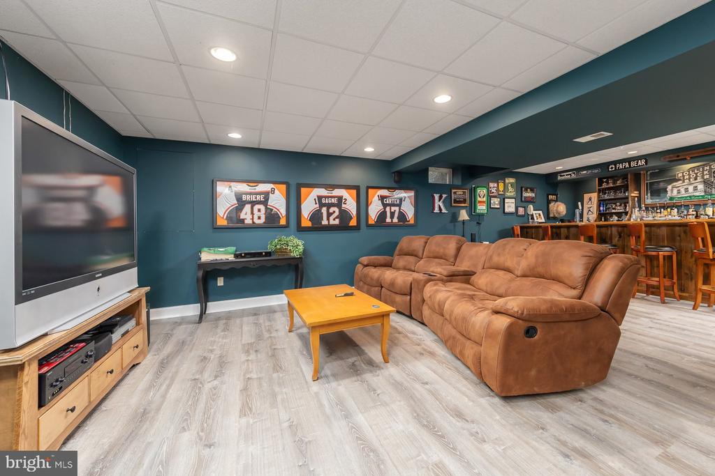 202 SHETLAND COURT