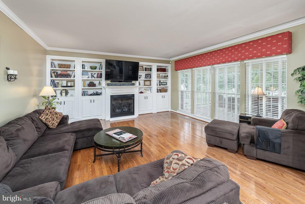 202 SHETLAND COURT