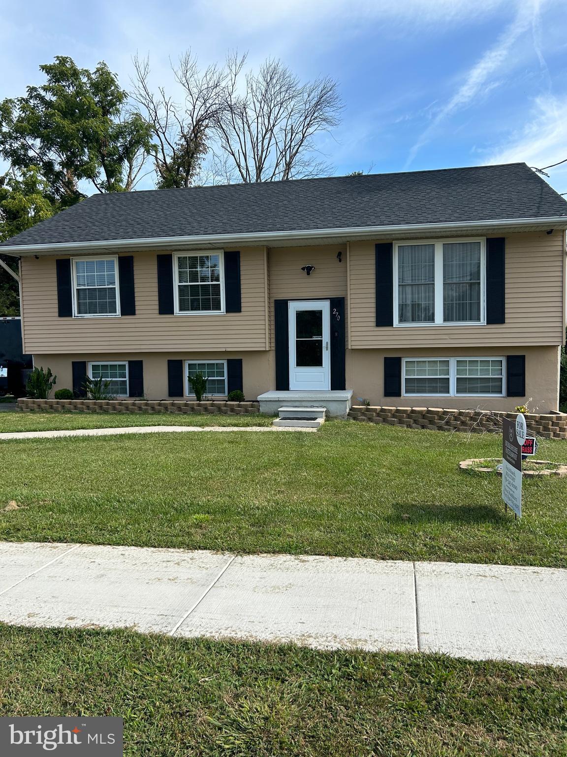 270 BAILEY STREET