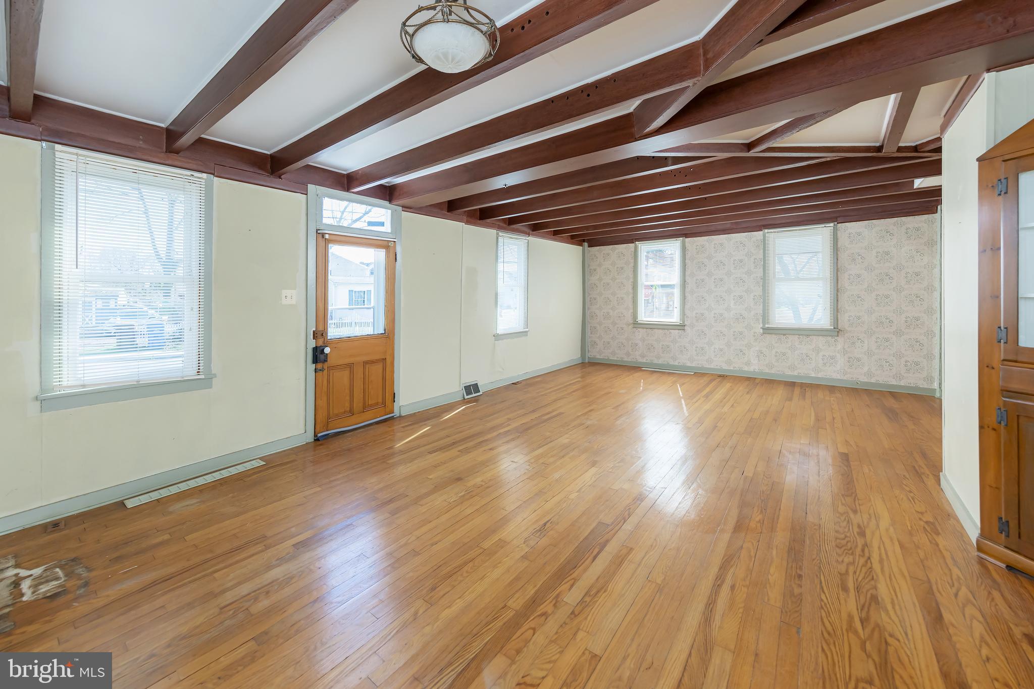 213 S Main St