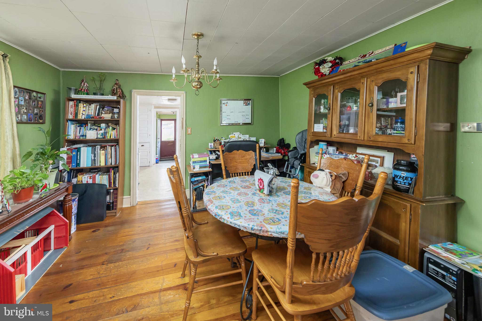 213 S Main St