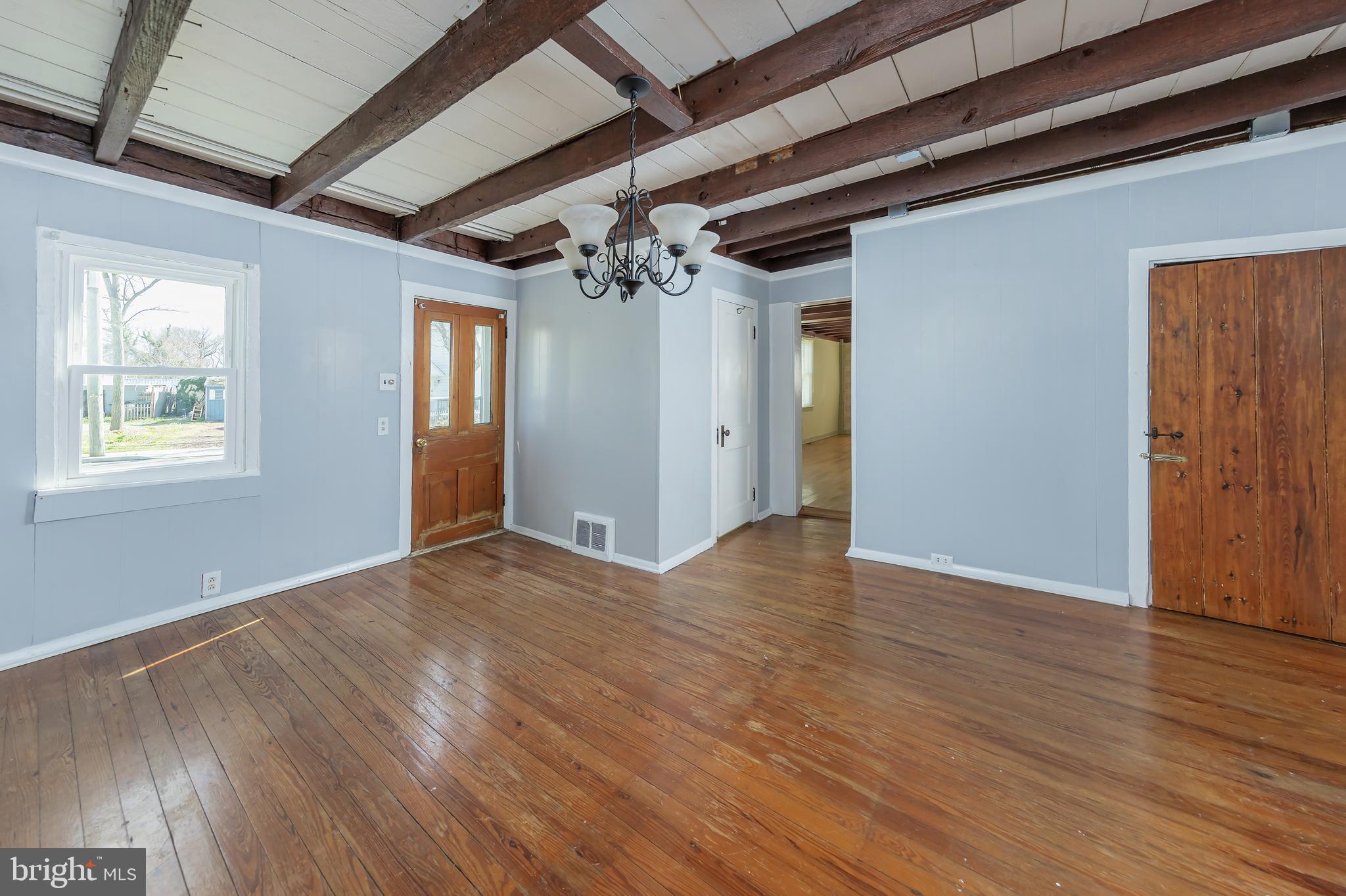 213 S Main St