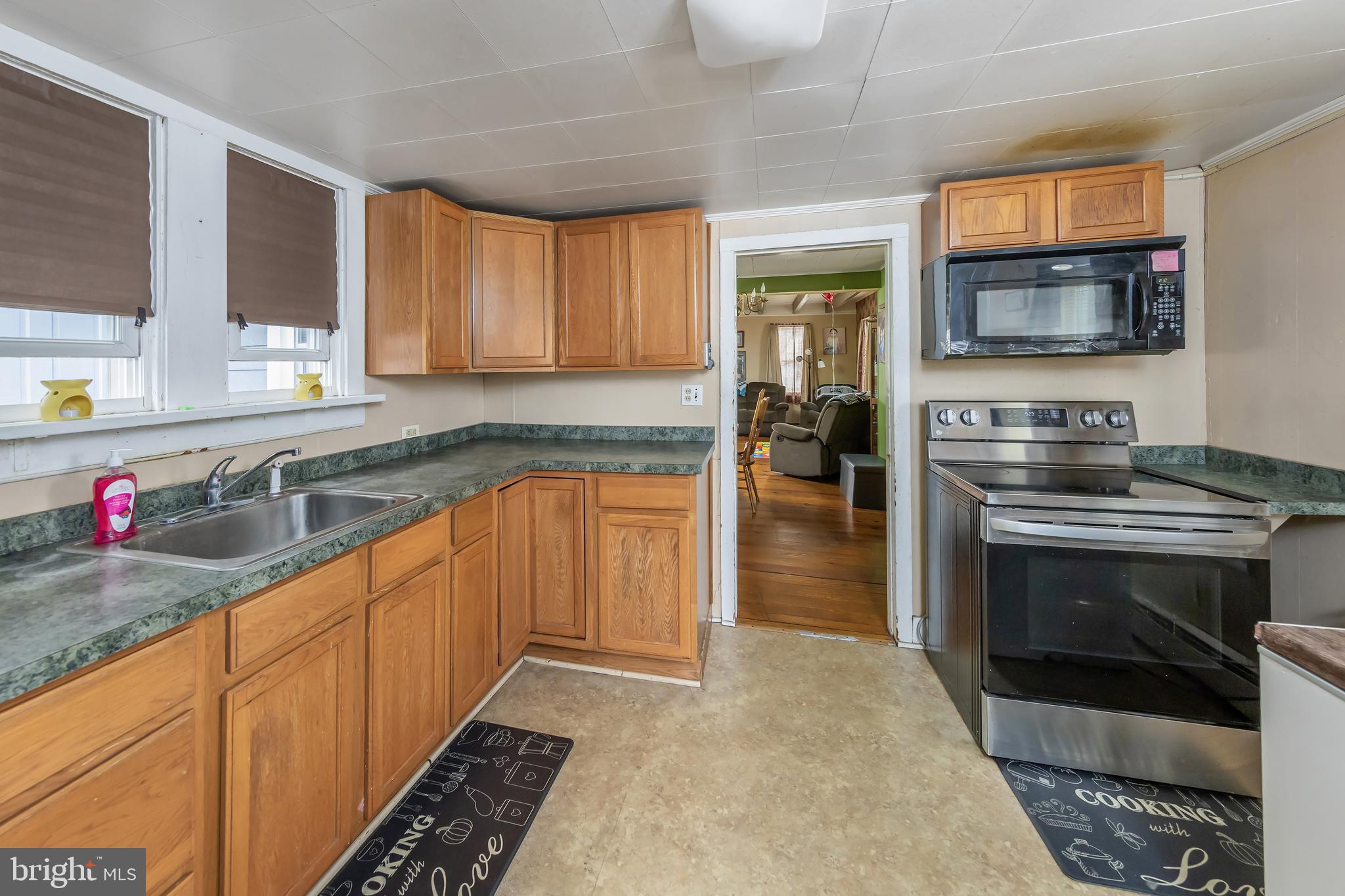 213 S Main St