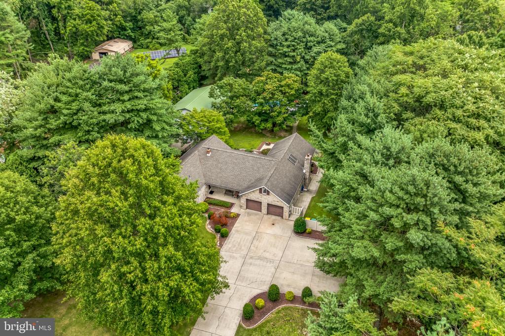 10 FORSYTHIA LANE