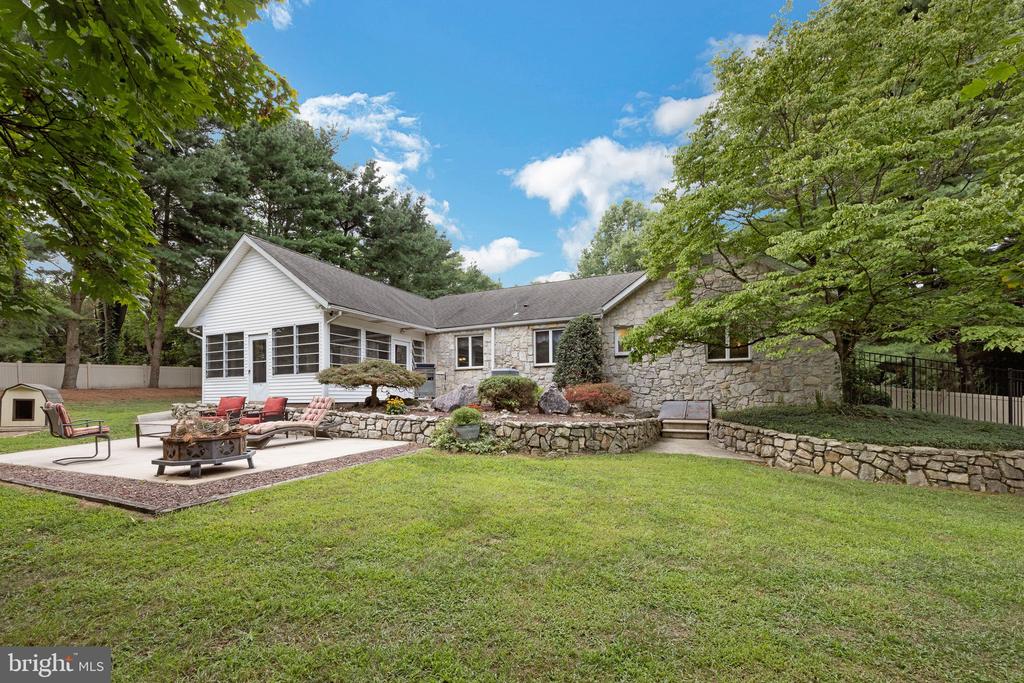 10 FORSYTHIA LANE