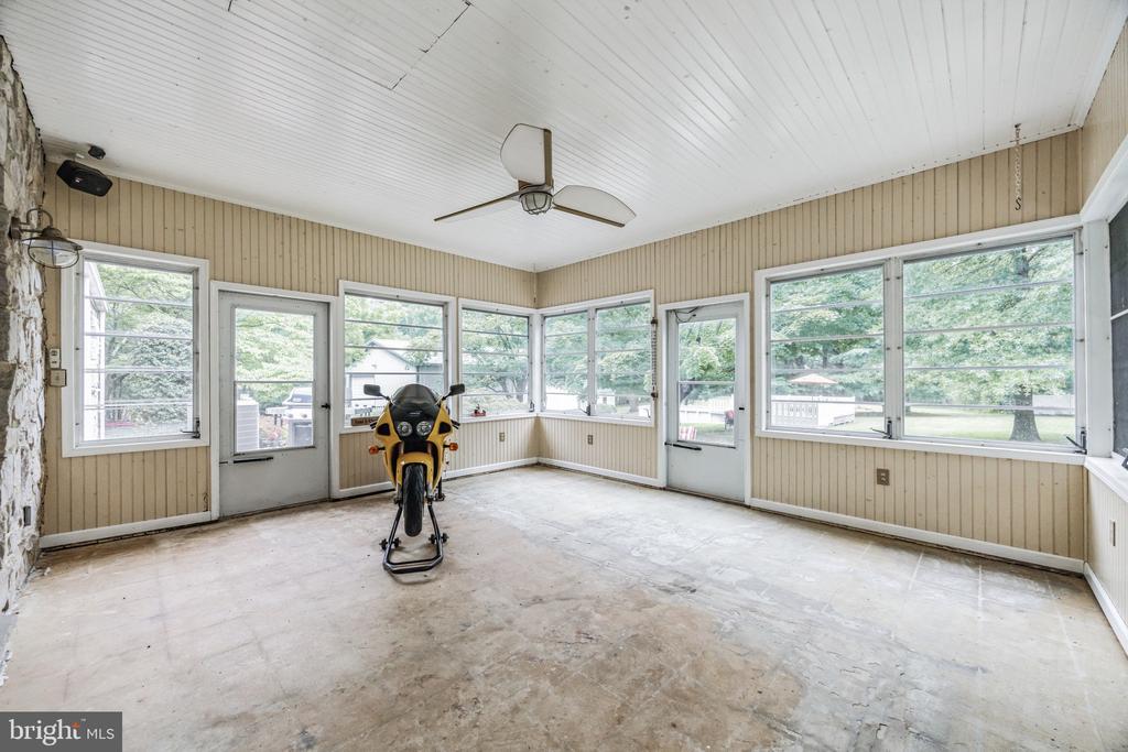 10 FORSYTHIA LANE