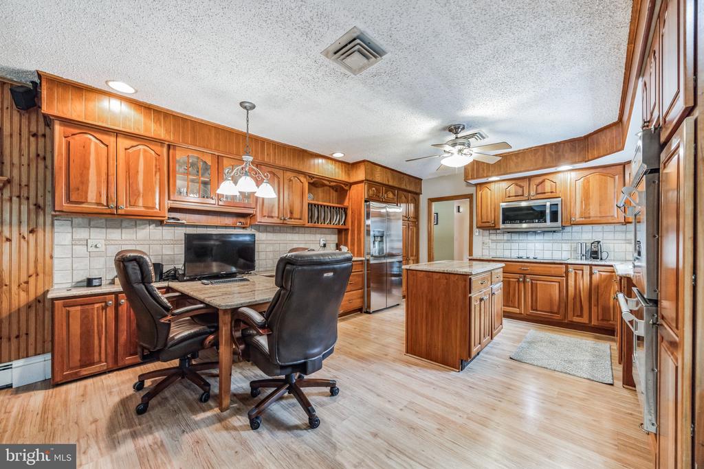 10 FORSYTHIA LANE