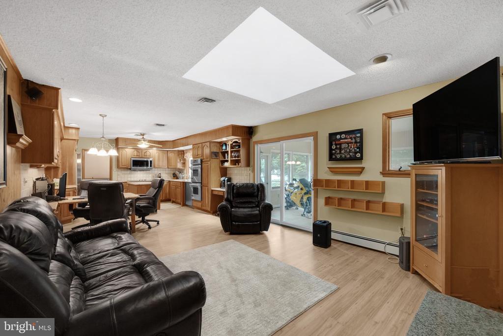 10 FORSYTHIA LANE