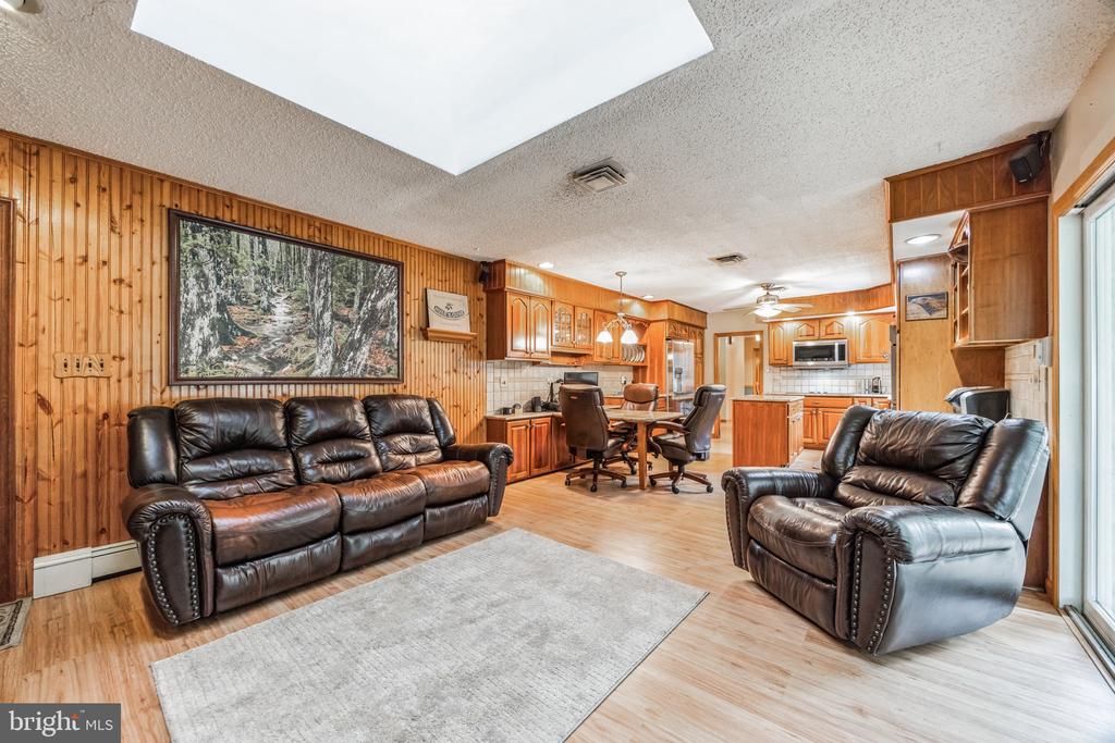 10 FORSYTHIA LANE