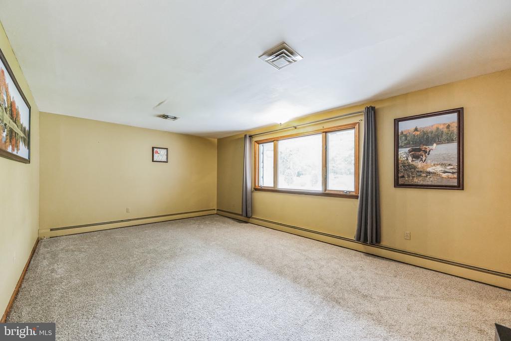 10 FORSYTHIA LANE