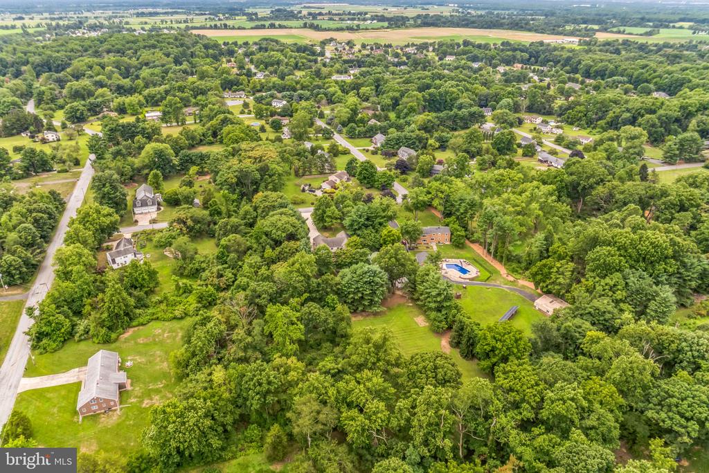 10 FORSYTHIA LANE