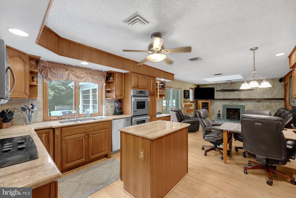 10 FORSYTHIA LANE