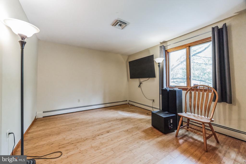 10 FORSYTHIA LANE