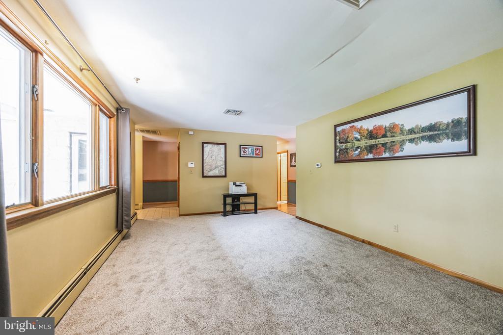 10 FORSYTHIA LANE