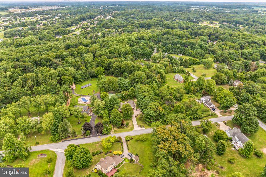10 FORSYTHIA LANE