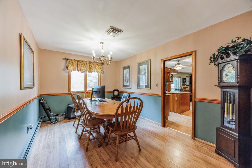 10 FORSYTHIA LANE