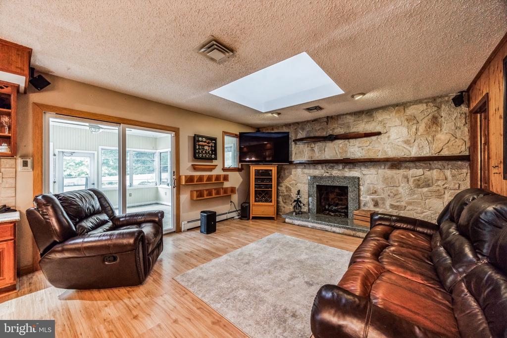 10 FORSYTHIA LANE