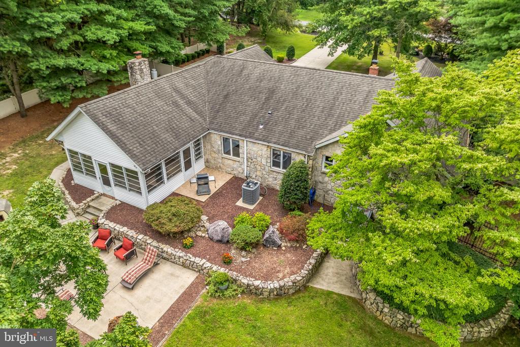 10 FORSYTHIA LANE