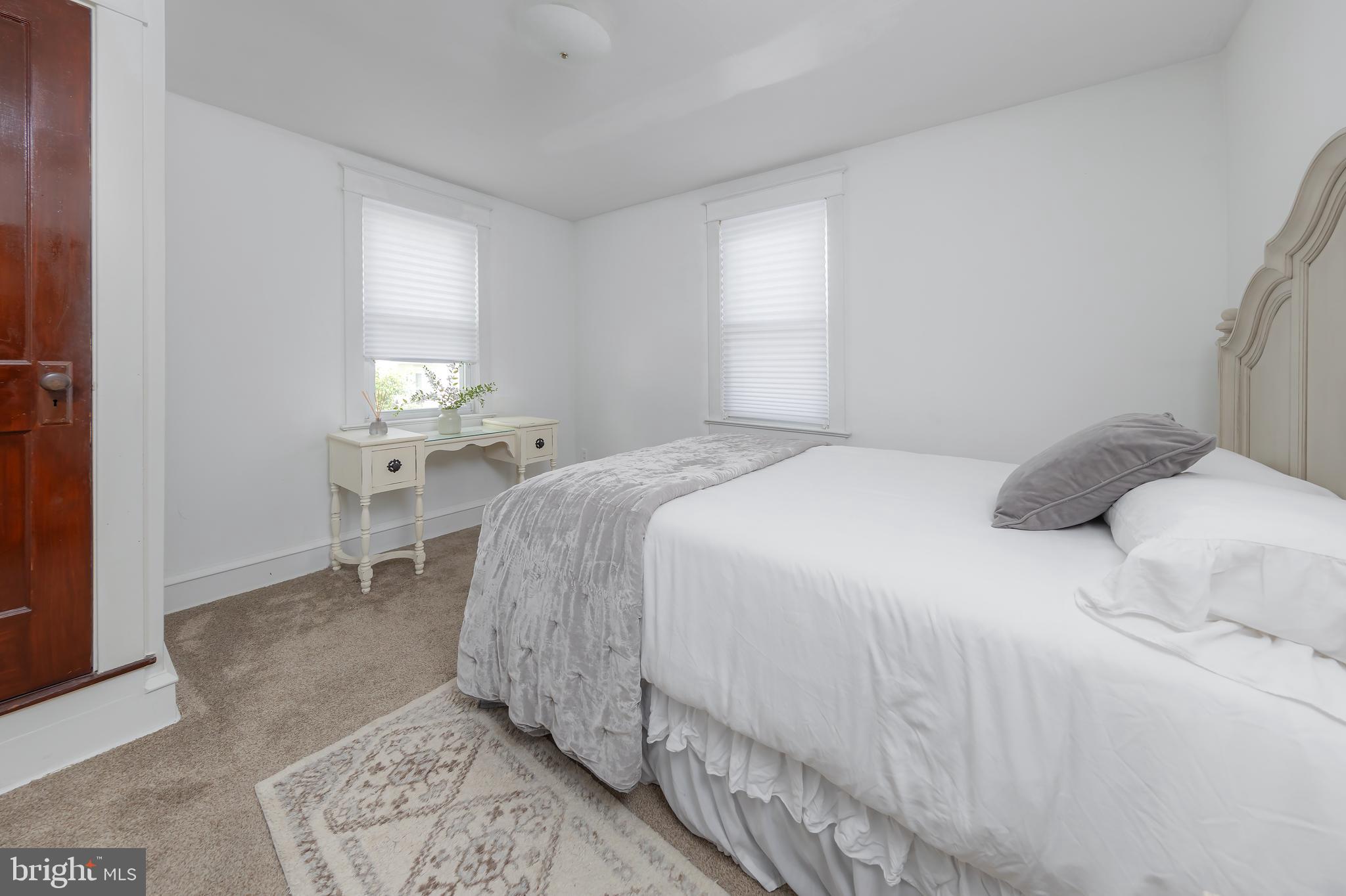 215 E Main St