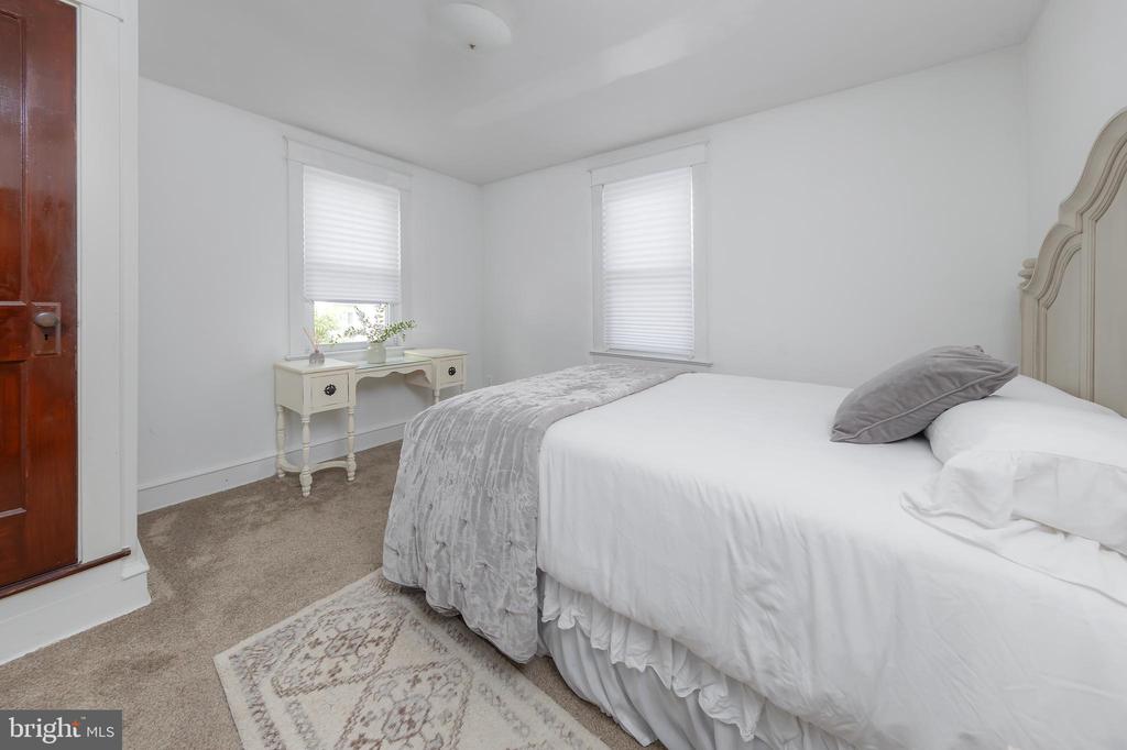 215 E Main St
