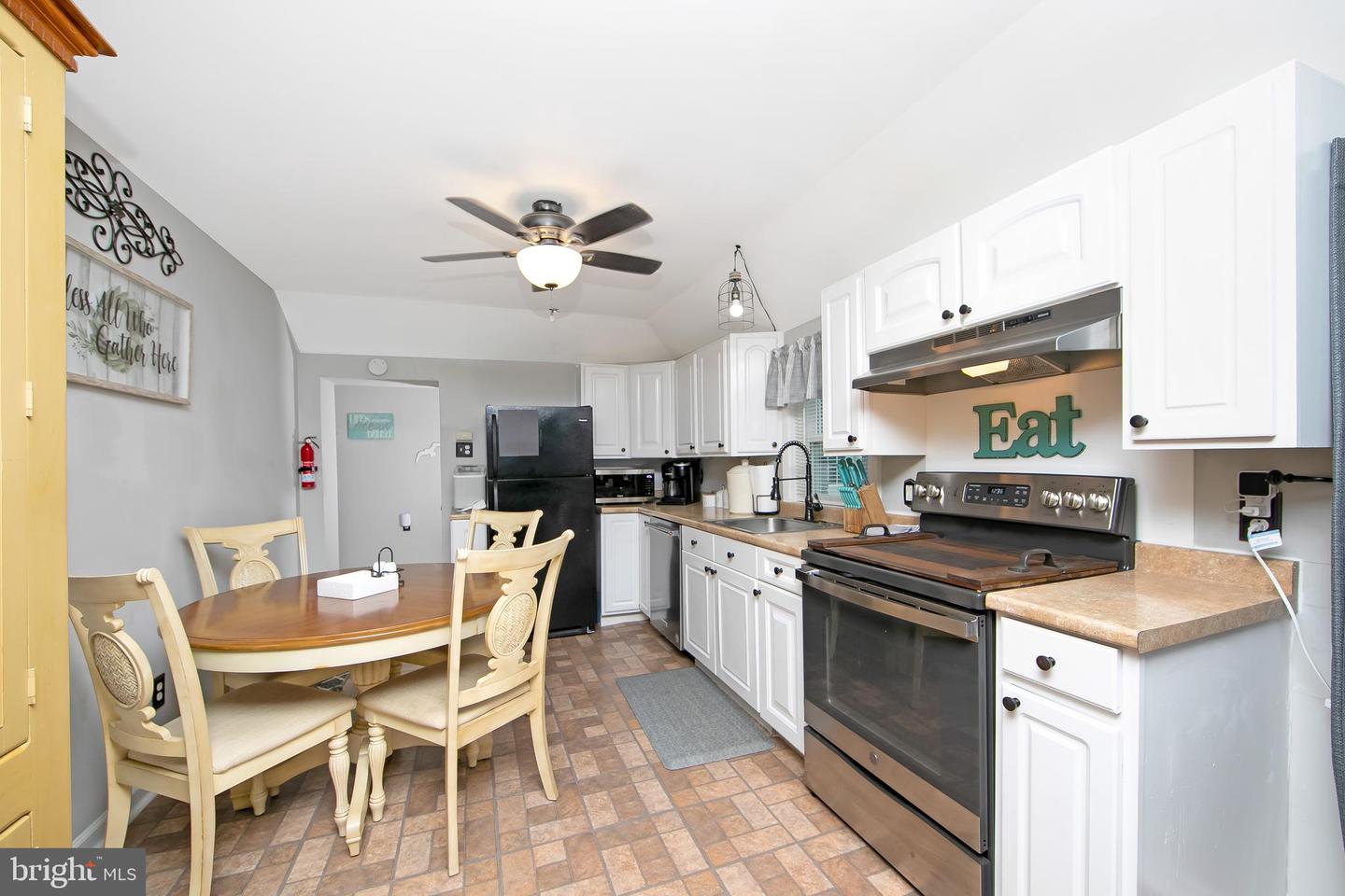 10 South Locust Avenue
