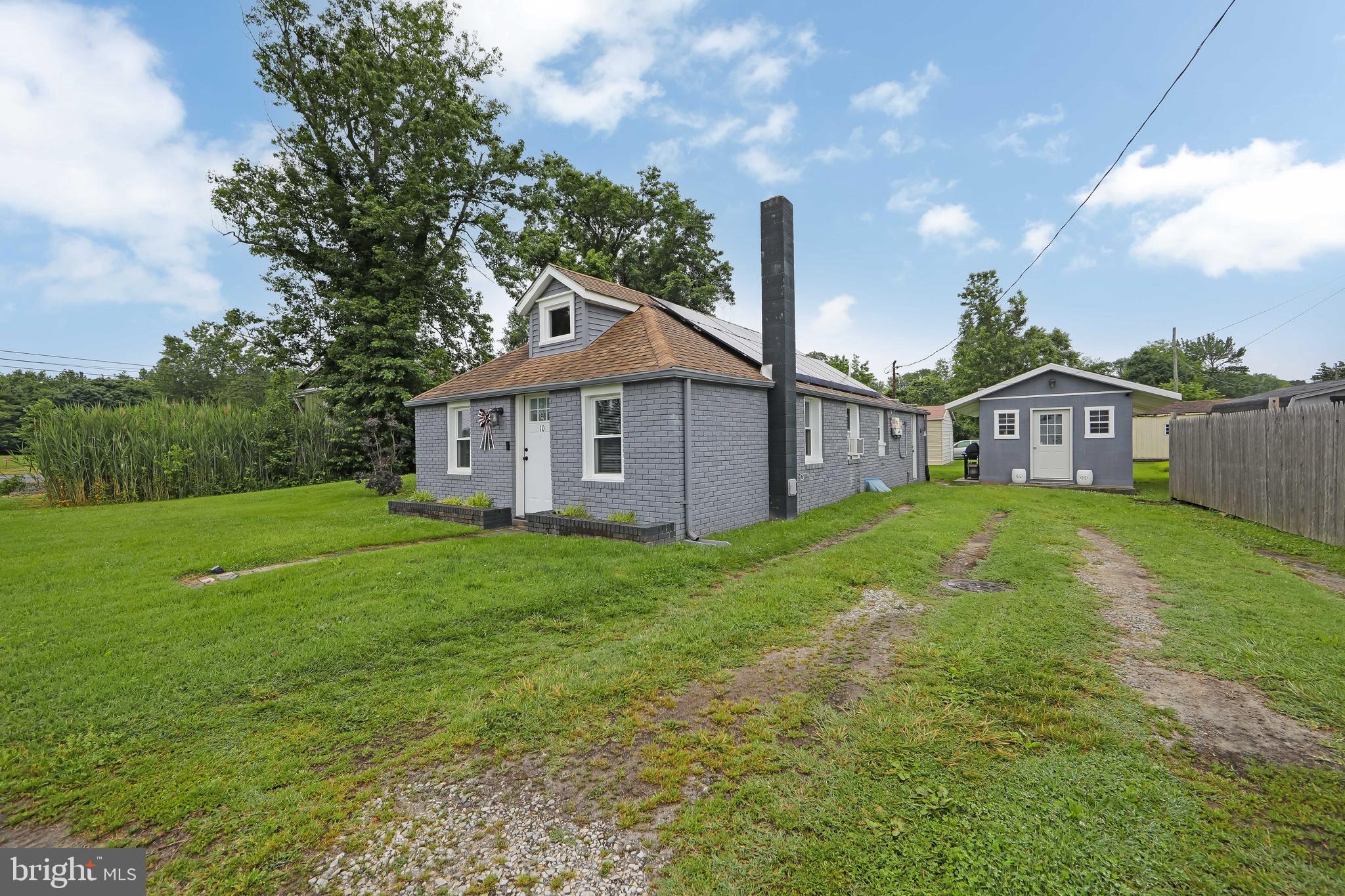 10 South Locust Avenue