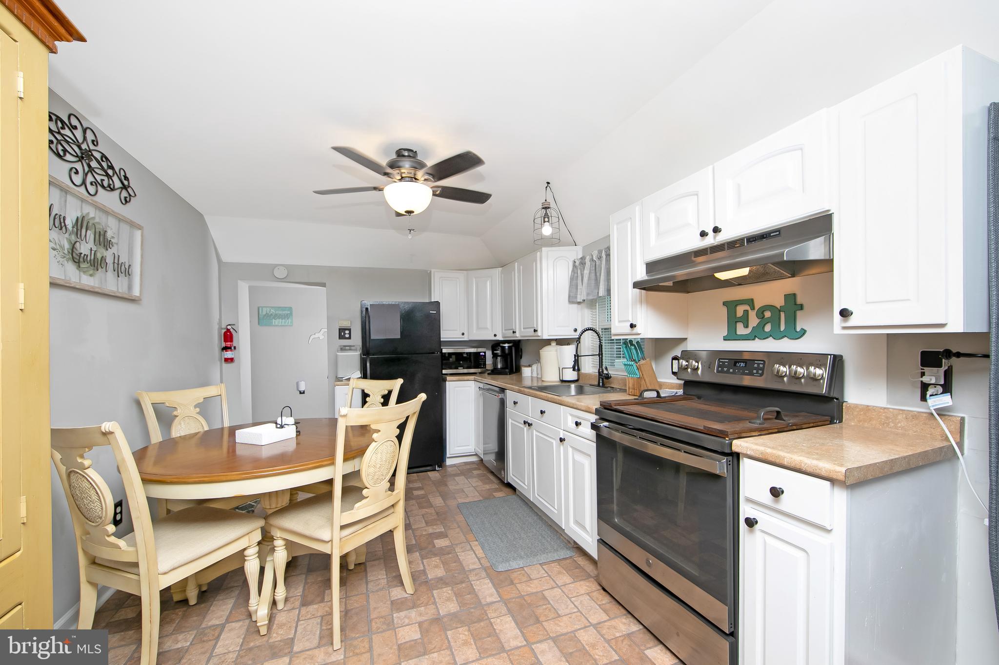 10 South Locust Avenue