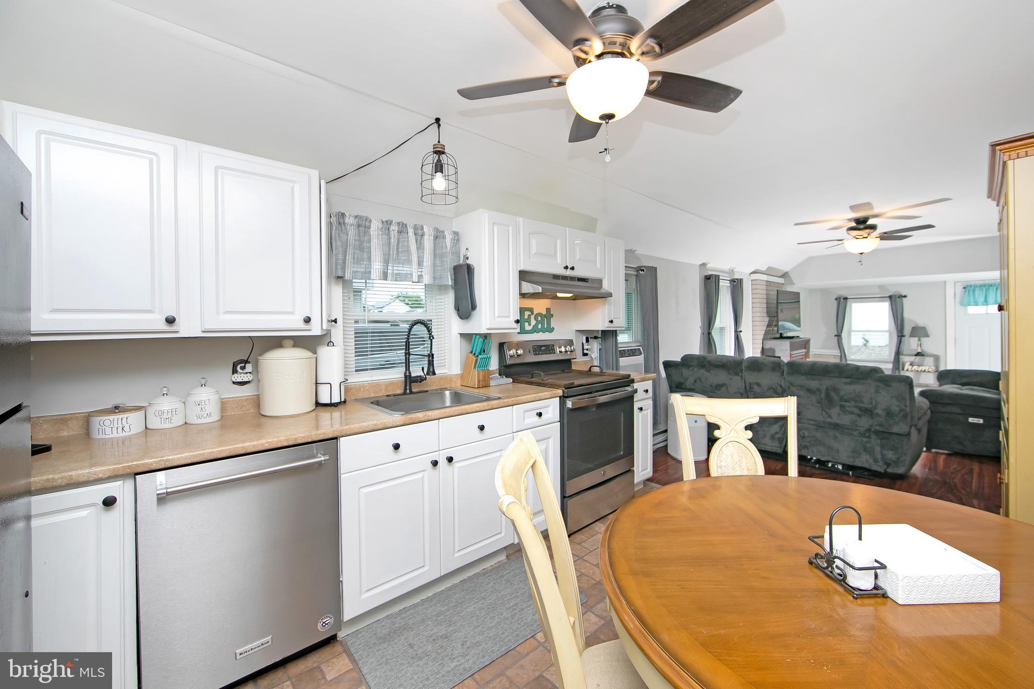 10 South Locust Avenue