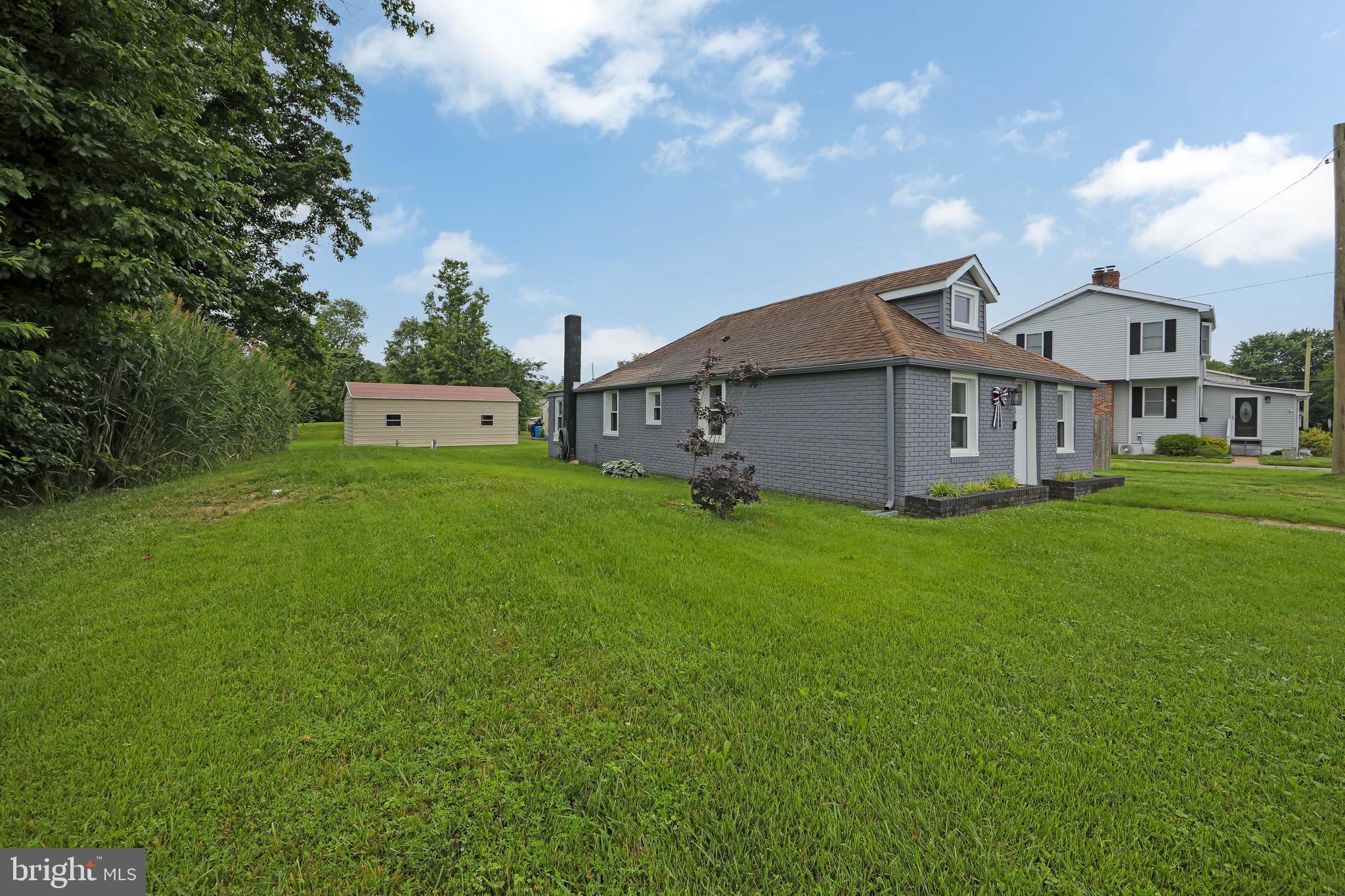 10 South Locust Avenue