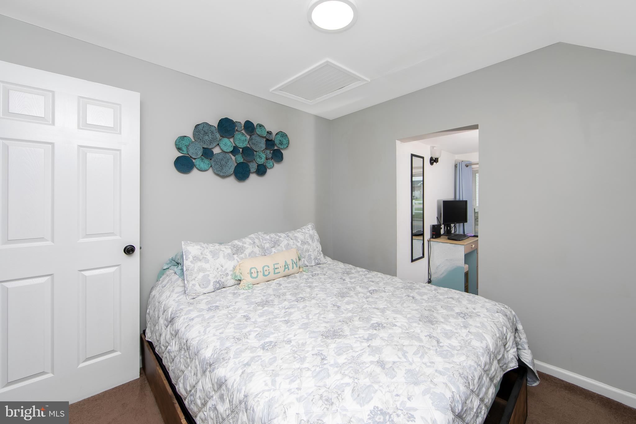 10 South Locust Avenue