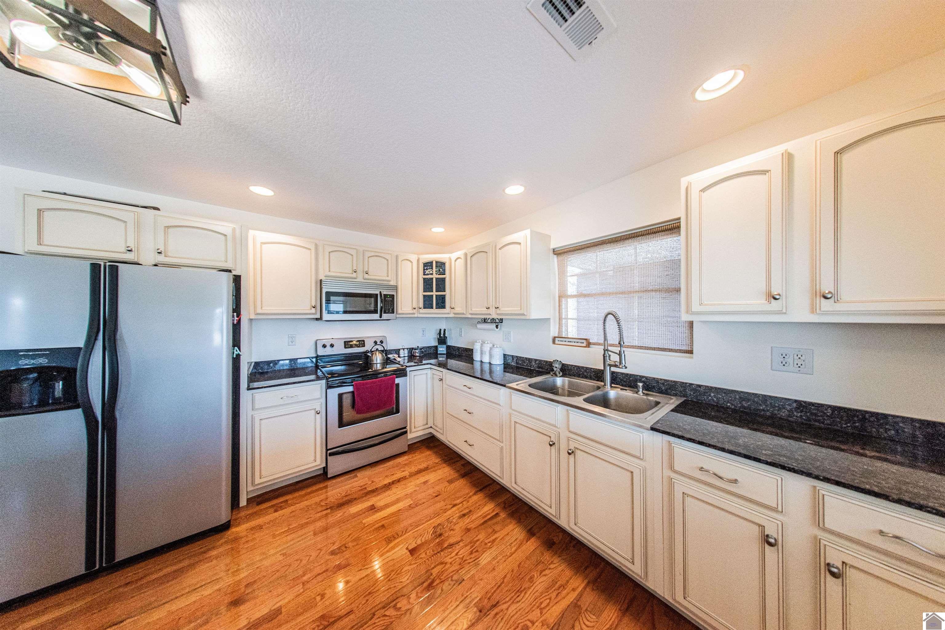 93 Knox Dr