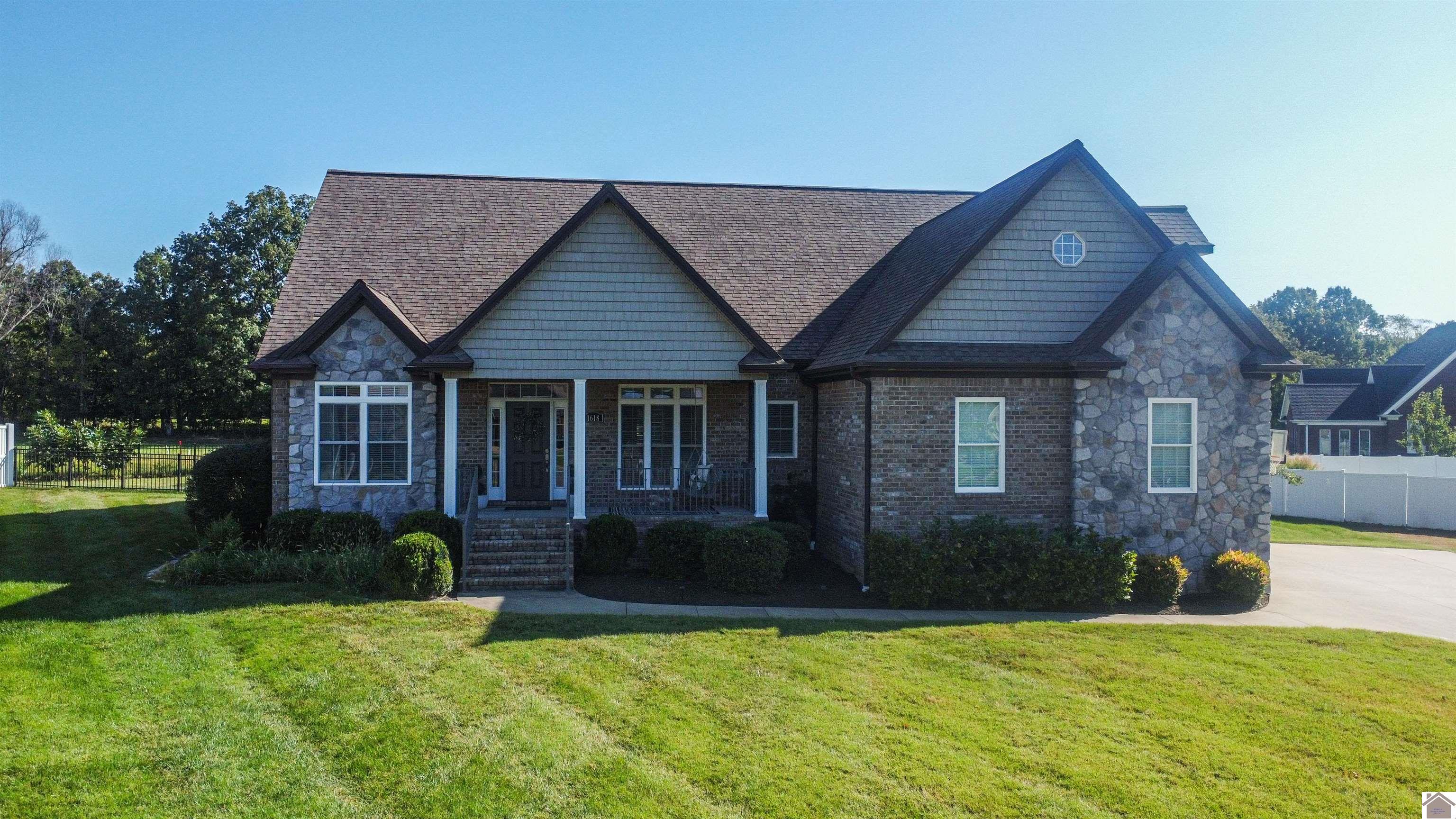 1618 Eagle Cove