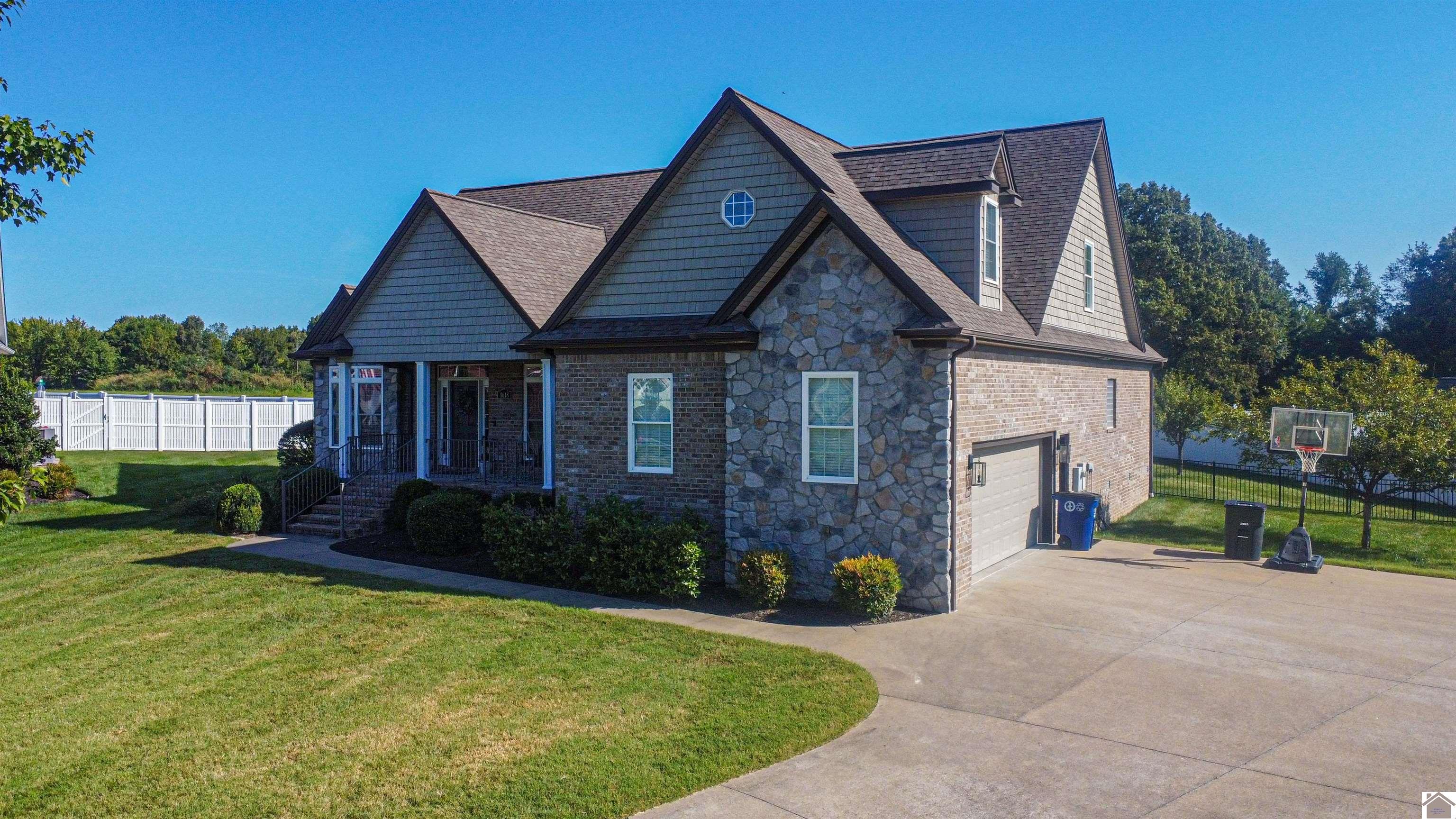 1618 Eagle Cove