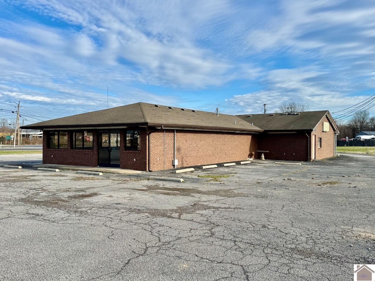 2301 N 8th St.