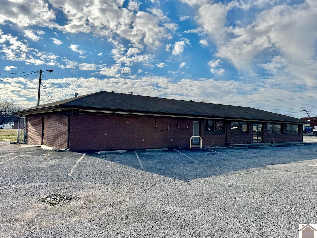 2301 N 8th St.