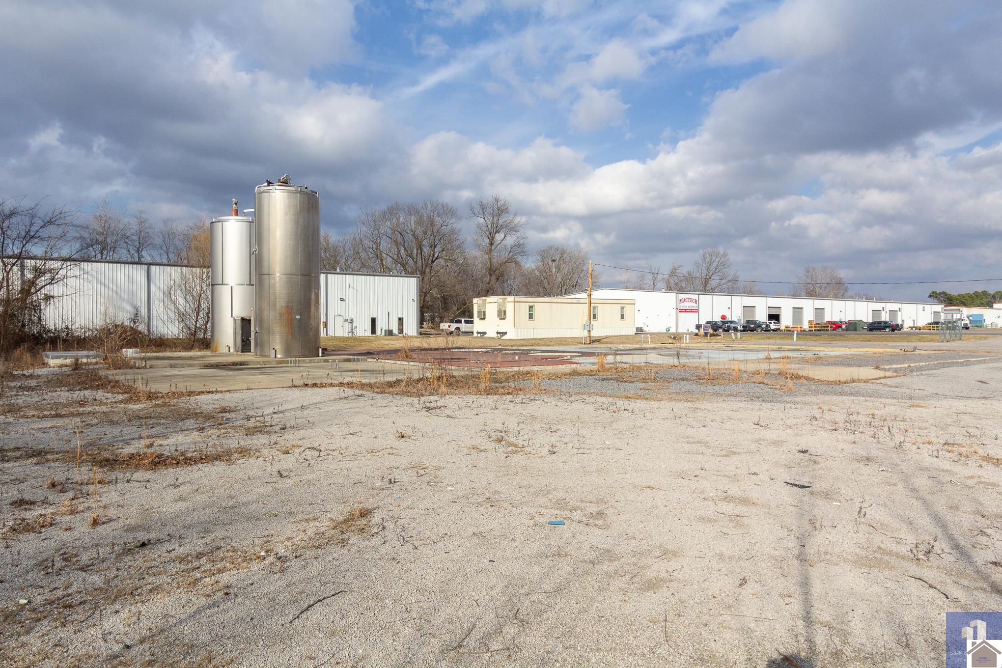 3865 Industrial Drive