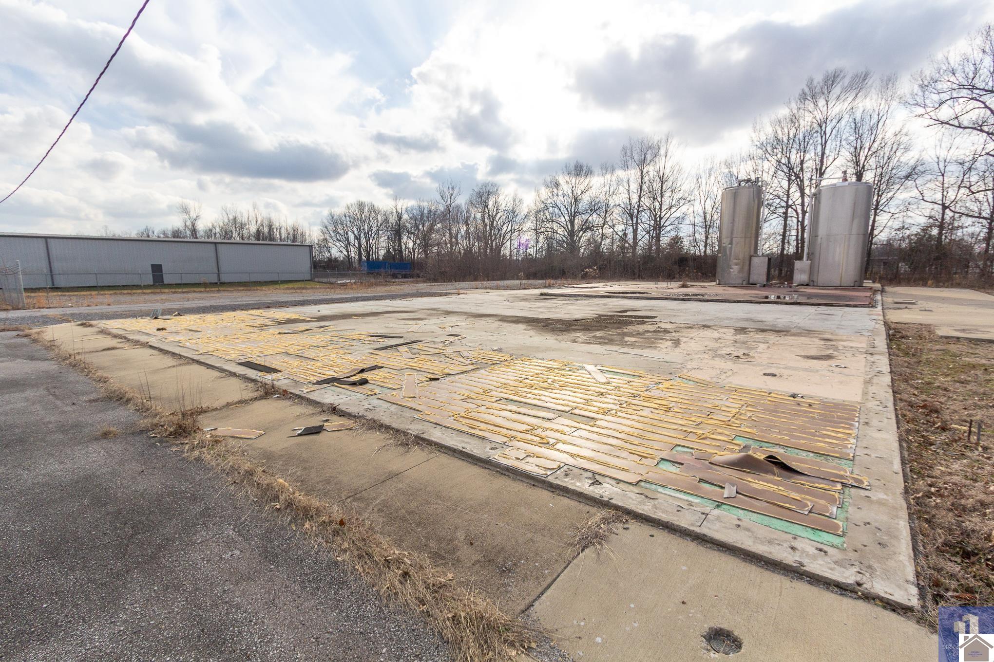 3865 Industrial Drive