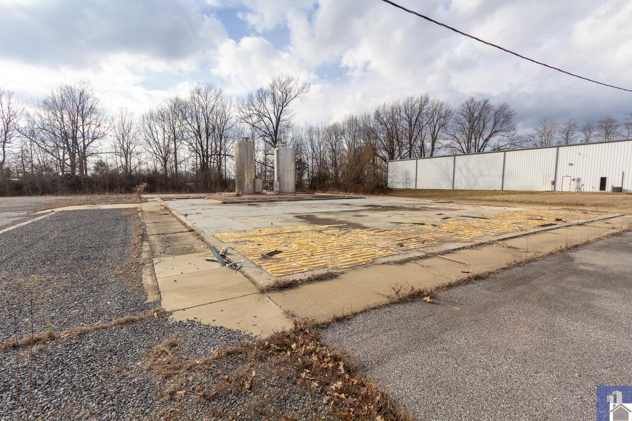 3865 Industrial Drive