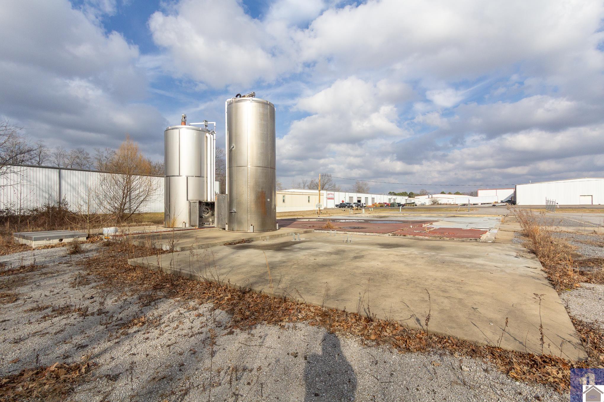 3865 Industrial Drive