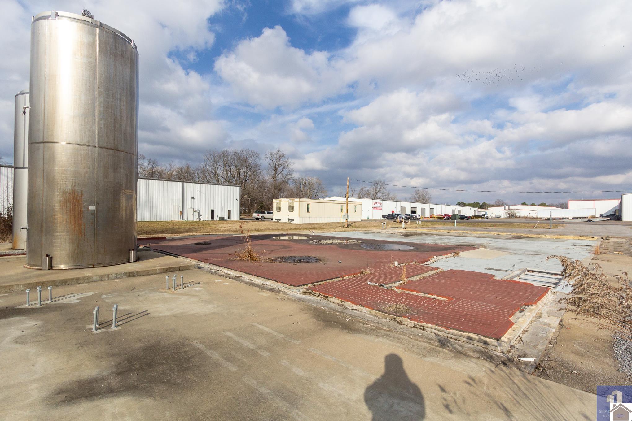 3865 Industrial Drive