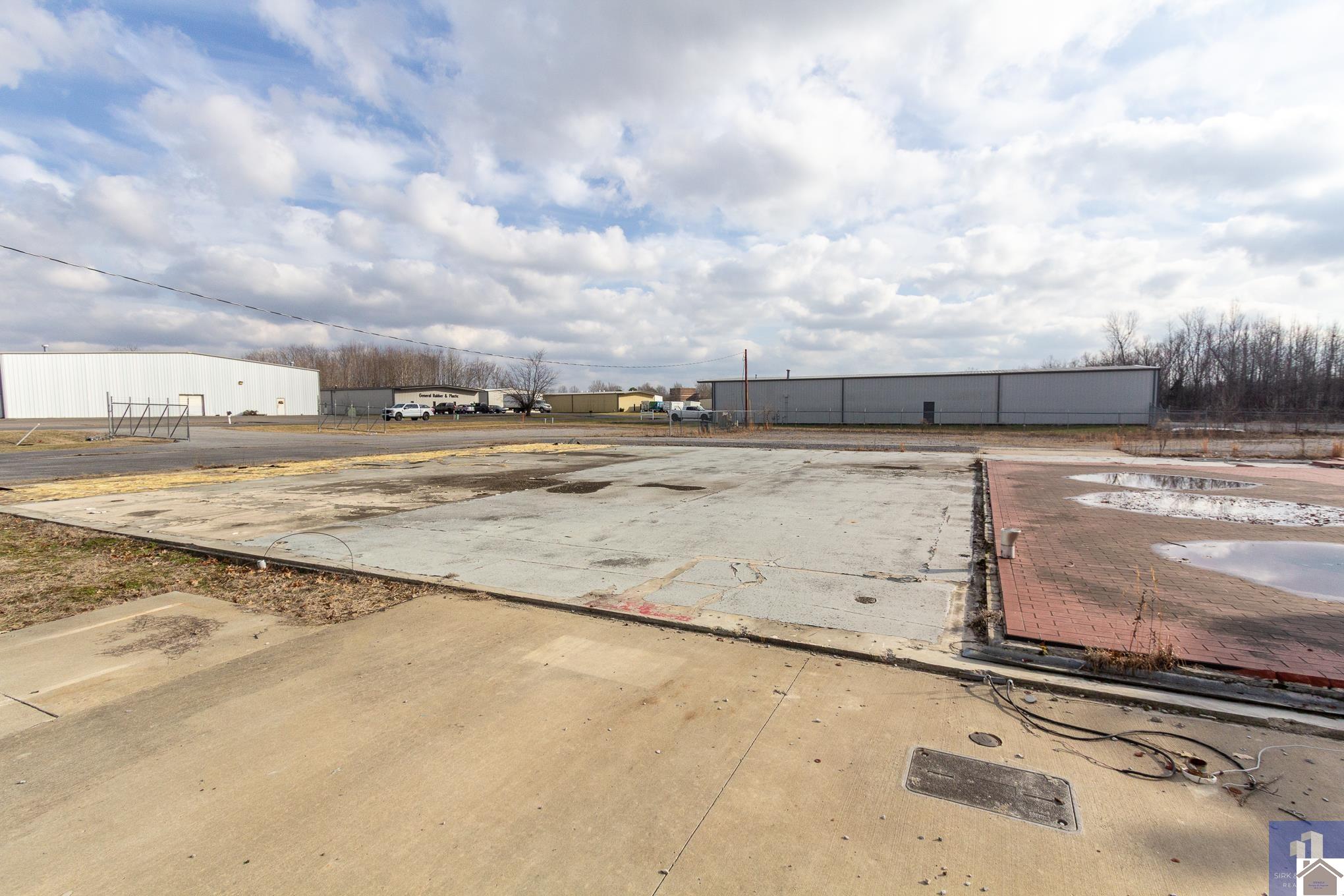 3865 Industrial Drive