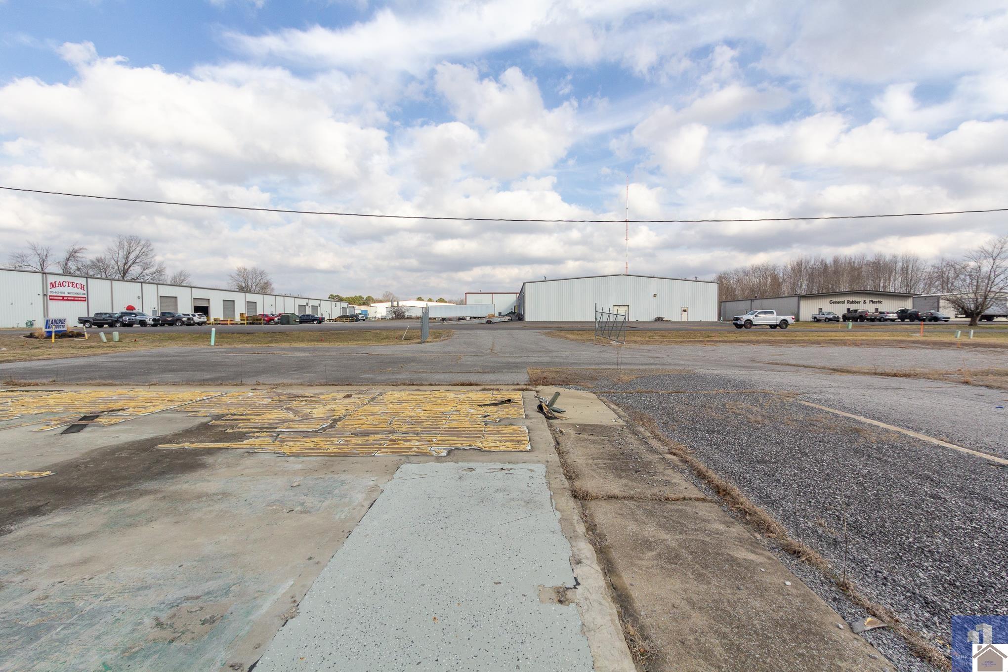 3865 Industrial Drive