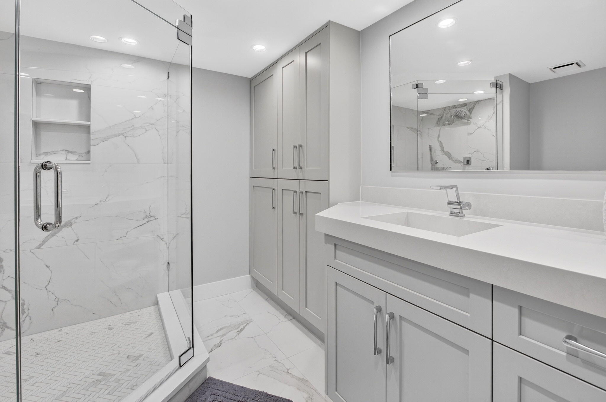 104 HALF MOON Circle D2