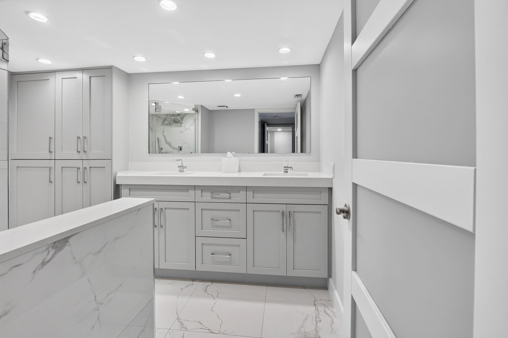 104 HALF MOON Circle D2