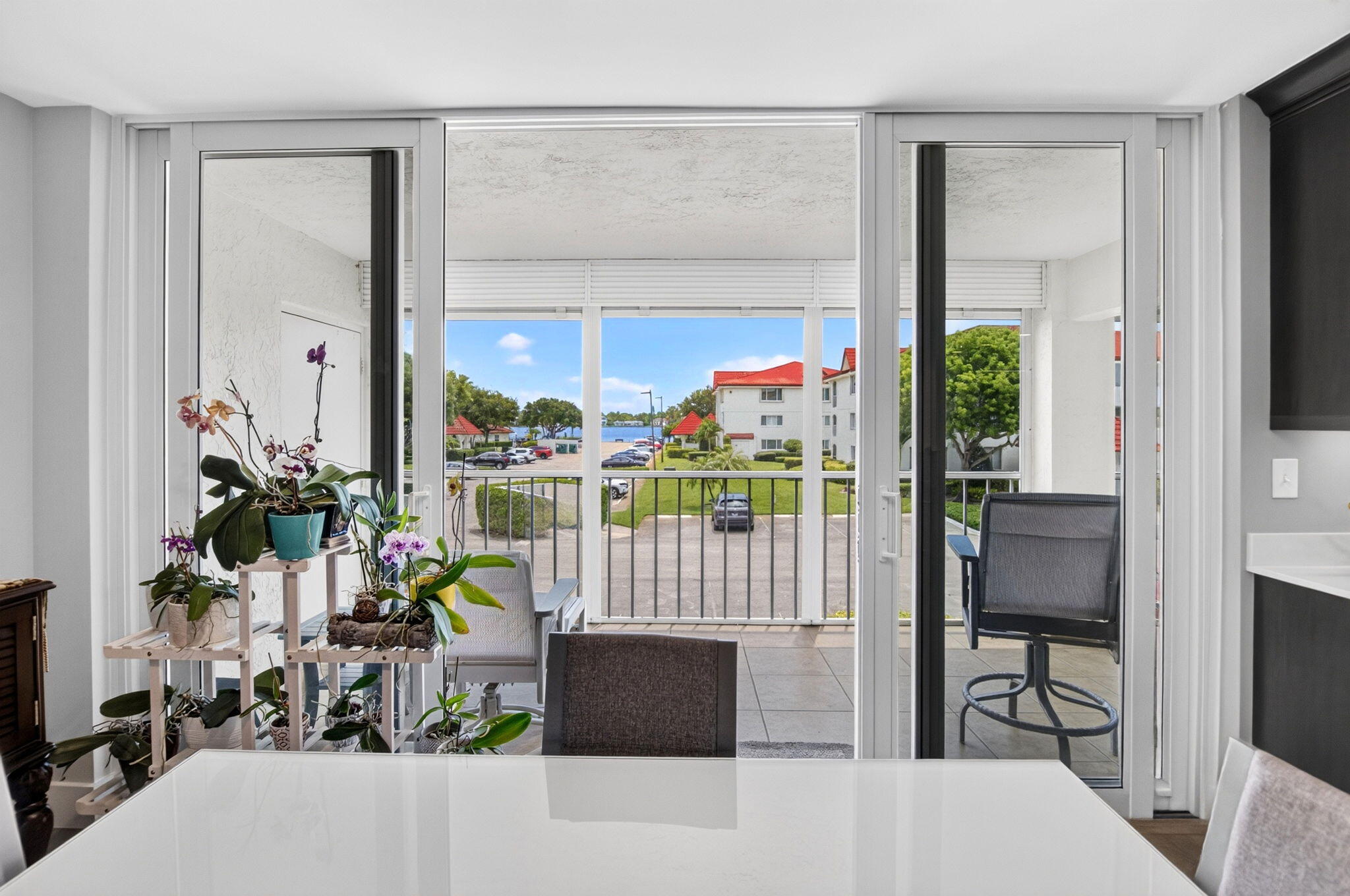 104 HALF MOON Circle D2